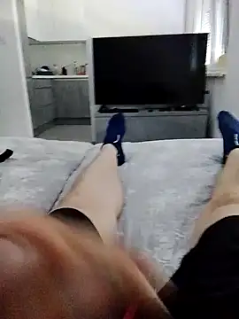 Snapshot of Robesz1982 chatting on May 27, 10:34 am Robesz1982 online show from May 27, 10:34 am