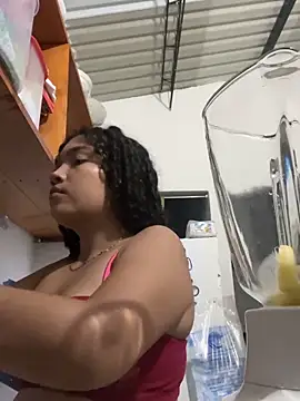 PetiteKattia online show from March 10, 12:15 am