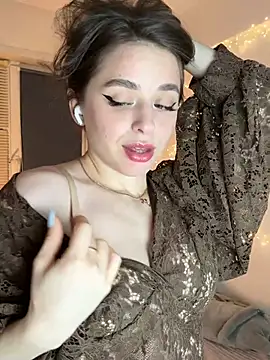 yoyogirlx online show from February 20, 1:22 pm