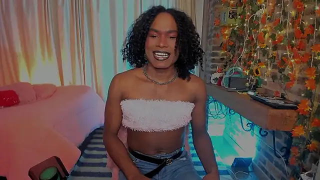 LaGoldenBitch online show from February 8, 10:07 am