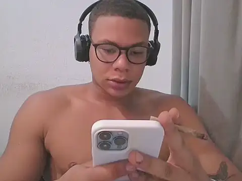 Snapshot of Putorj1 chatting on November 12, 11:58 pm Putorj1 online show from November 12, 11:58 pm