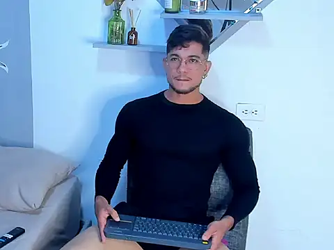 Snapshot of Nolan_joness chatting on June 7, 1:10 am Nolan joness online show from June 7, 1:10 am