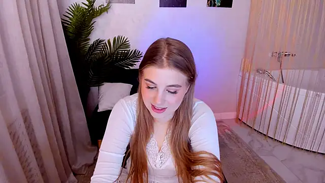 Snapshot of GoldenMirage chatting on December 2, 11:15 am GoldenMirage online show from December 2, 11:15 am