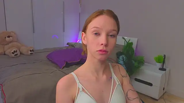 Snapshot of LilyPoetry_ chatting on November 22, 3:44 pm LilyPoetry online show from November 22, 3:44 pm