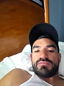 piggylatino online show from April 1, 12:44 am