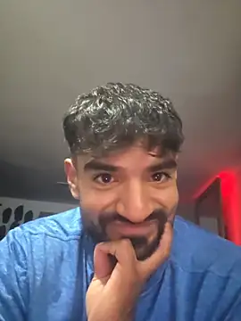 piggylatino online show from April 3, 5:05 am