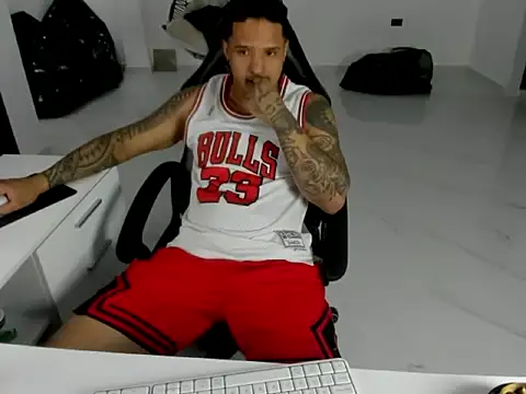 master leather online show from April 8, 3:28 am