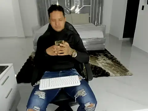 master leather online show from April 21, 2:51 am