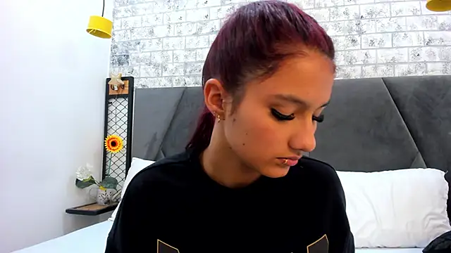 Maray Lous online show from November 28, 8:33 pm