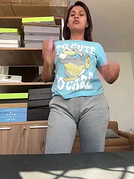 Snapshot of valeria_absurdah chatting on December 3, 6:17 pm valeria absurdah online show from December 3, 6:17 pm