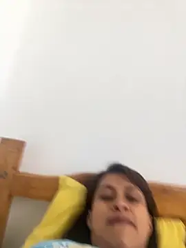 Snapshot of valeria_absurdah chatting on December 5, 2:47 pm valeria absurdah online show from December 5, 2:47 pm