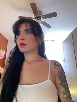 Cristal Cerati  online show from April 20, 7:37 pm