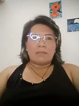 Snapshot of angi_daw chatting on May 21, 2:18 am angi daw online show from May 21, 2:18 am