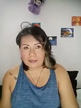Snapshot of angi_daw chatting on May 30, 2:41 am angi daw online show from May 30, 2:41 am