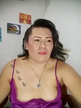 Snapshot of angi_daw chatting on June 28, 3:56 am angi daw online show from June 28, 3:56 am