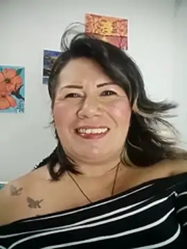 Snapshot of angi_daw chatting on June 29, 2:51 am angi daw online show from June 29, 2:51 am