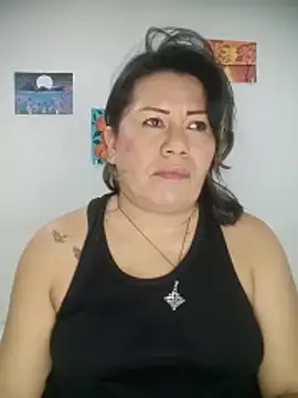 Snapshot of angi_daw chatting on July 1, 3:52 am angi daw online show from July 1, 3:52 am