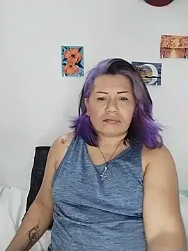 Snapshot of angi_daw chatting on July 18, 4:27 am angi daw online show from July 18, 4:27 am