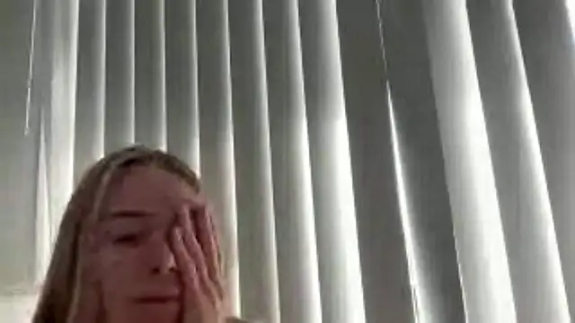 Snapshot of GigiLinks chatting on November 11, 11:27 pm GigiLinks online show from November 11, 11:27 pm