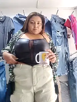 Snapshot of la_beba20 chatting on November 28, 5:37 pm la beba20 online show from November 28, 5:37 pm