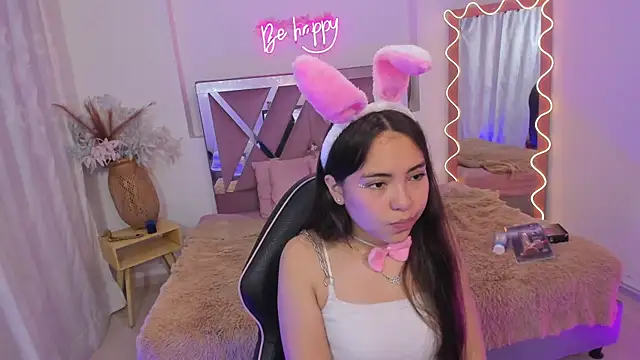 ISABELA TAY online show from November 22, 11:53 am