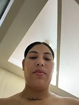 Snapshot of Anna_Bitch_Disgusting chatting on November 13, 10:19 pm Anna Bitch Disgusting online show from November 13, 10:19 pm