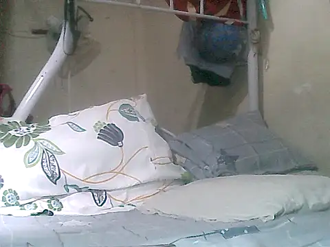 loriepinay46 online show from January 7, 1:30 am