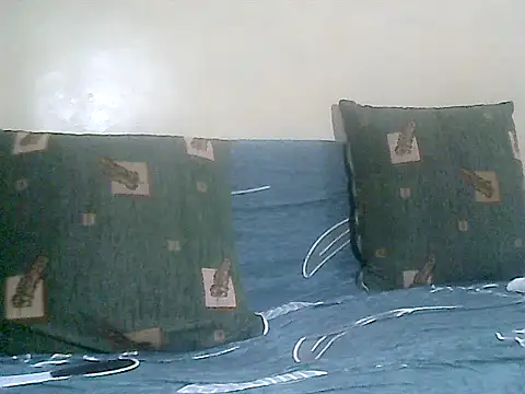 loriepinay46 online show from March 29, 8:31 pm