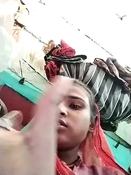 Big Lovexx online show from April 11, 7:45 am