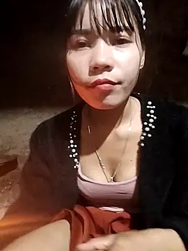 Snapshot of gugu0022 chatting on December 2, 10:42 am gugu0022 online show from December 2, 10:42 am