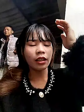 Snapshot of gugu0022 chatting on December 4, 2:10 am gugu0022 online show from December 4, 2:10 am