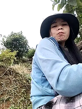 Snapshot of gugu0022 chatting on December 16, 9:14 am gugu0022 online show from December 16, 9:14 am