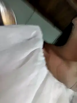 gugu0022 online show from April 20, 10:44 pm