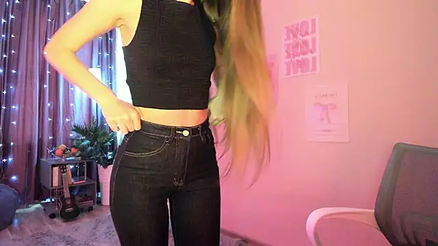 Aurora Glow21 online show from March 18, 12:19 pm