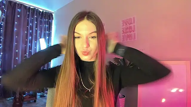 luna lust 212 online show from March 15, 4:29 am