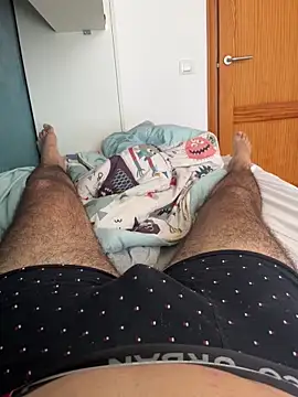 Snapshot of Yannick04 chatting on November 17, 1:50 pm Yannick04 online show from November 17, 1:50 pm