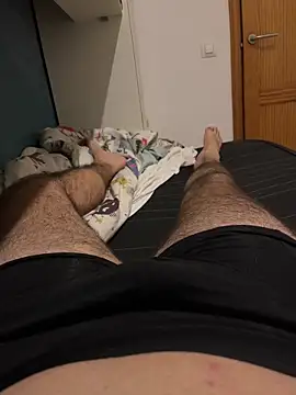 Snapshot of Yannick04 chatting on November 19, 1:38 am Yannick04 online show from November 19, 1:38 am