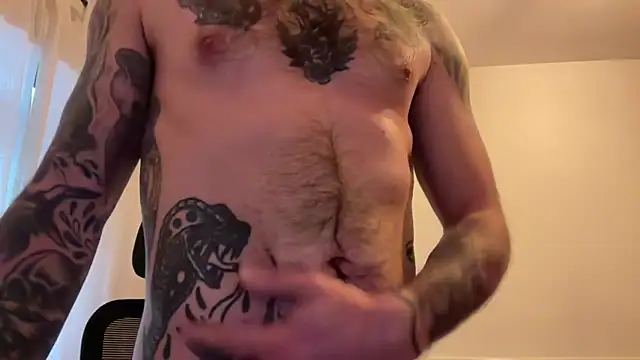 Snapshot of TattedUpSir chatting on May 6, 6:24 pm TattedUpSir online show from May 6, 6:24 pm