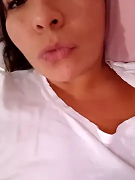 Snapshot of LatinaCalienteMilf chatting on November 12, 3:45 pm LatinaCalienteMilf online show from November 12, 3:45 pm