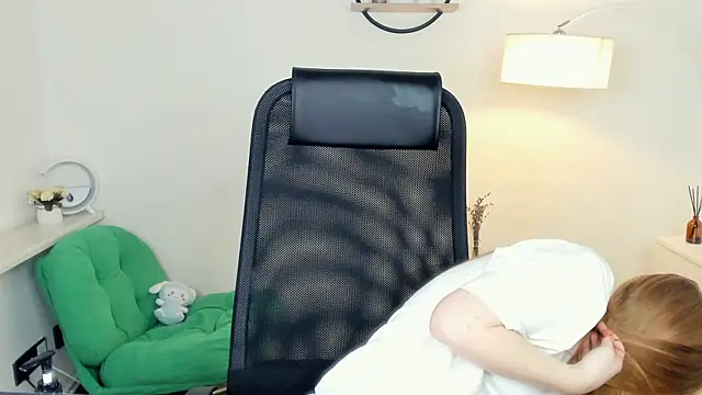 LavetaShiroma online show from November 23, 9:36 pm