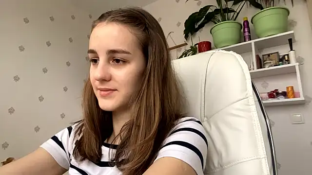 SweetieKatie online show from December 1, 8:19 am