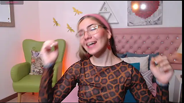 AriLumi online show from January 10, 7:59 pm