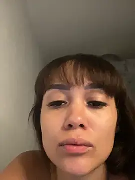 carolsapequinha online show from April 21, 1:39 pm