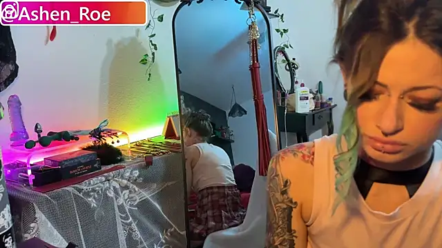 AshenRoe online show from April 21, 2:51 am