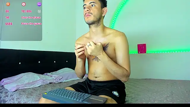 kaiborman00 online show from January 15, 11:59 am