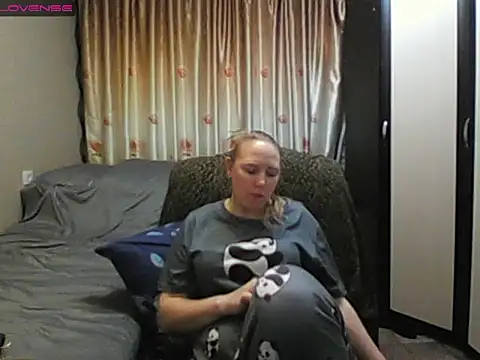 JenniDeep online show from April 21, 3:28 pm