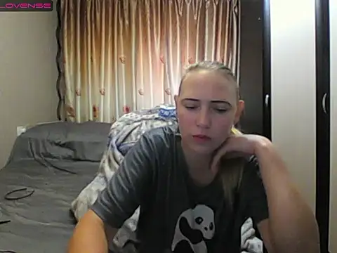 JenniDeep online show from June 9, 7:42 am