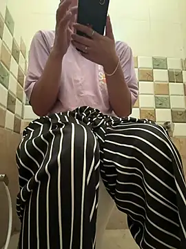 isha sharma2002 online show from March 29, 3:39 am