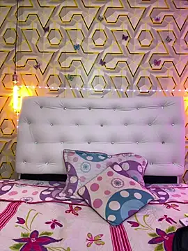 MelanyyJhonson15 online show from April 13, 2:39 am