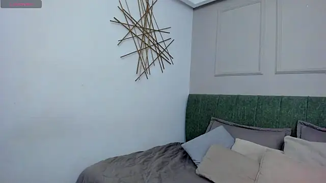 Dulce emi online show from February 15, 12:14 pm